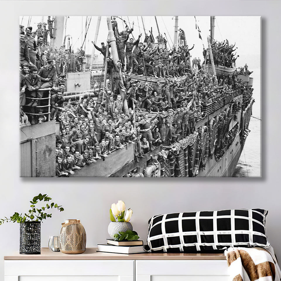 American Soldiers Returning Home Black And White Print, Wwii Canvas Prints Wall Art Home Decor