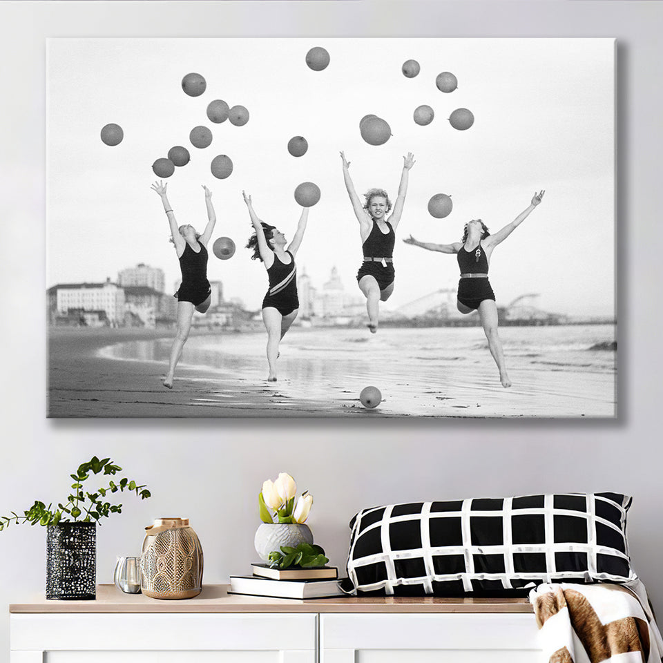 Beach Girls Balloon Black And White Print, Vintage Beach Style Canvas Prints Wall Art Home Decor
