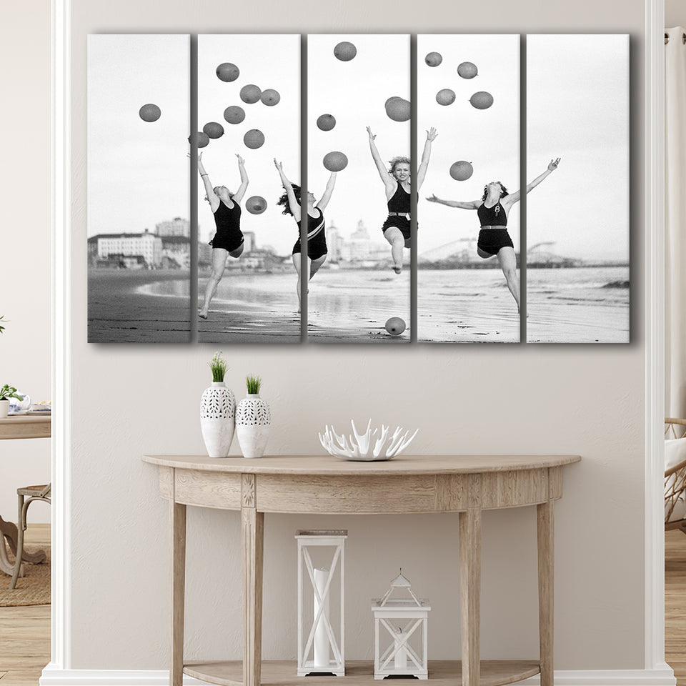 Beach Girls Balloon Black And White Print, Vintage Beach Style Larger Canvas Art, 5 Piece Canvas Prints Wall Art Decor