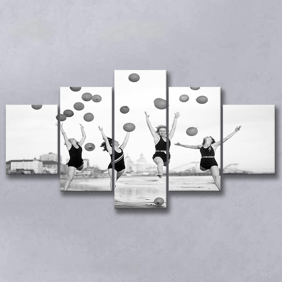 Beach Girls Balloon Black And White Print, Vintage Beach Style 5 Panels, Canvas Prints Wall Art Decor, Large Canvas Art