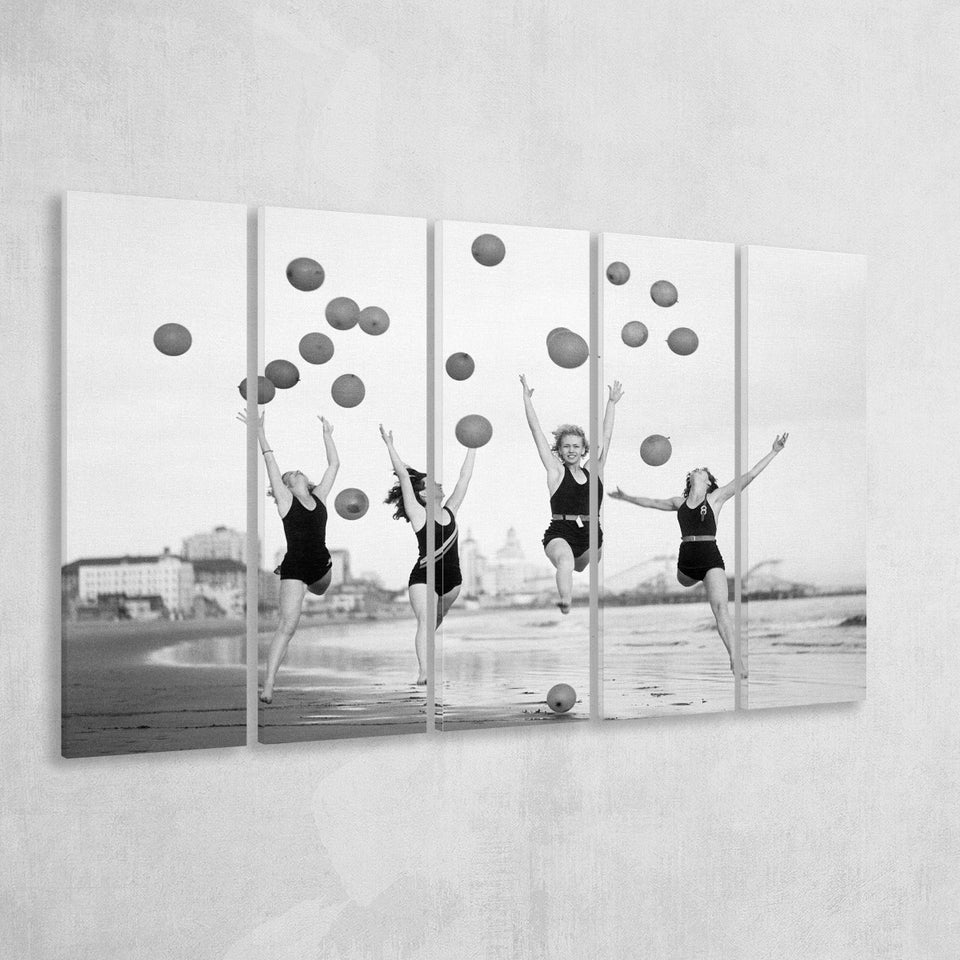 Beach Girls Balloon Black And White Print, Vintage Beach Style Larger Canvas Art, 5 Piece Canvas Prints Wall Art Decor