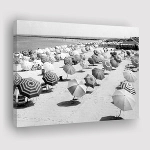 Beach Umbrellas Black And White Print, Vintage Beach Style Canvas Prints Wall Art Home Decor