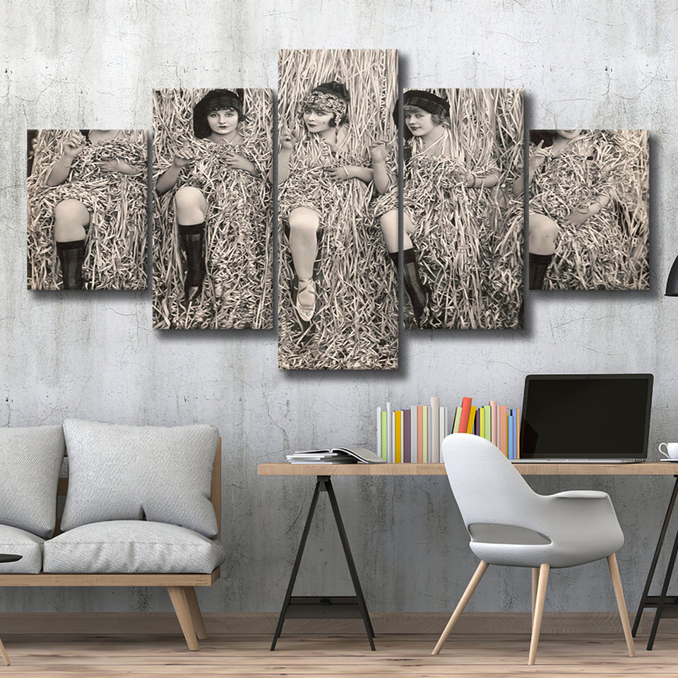 Confetti Girls Photo Black And White Print, Retro Hollywood Flapper Girls 5 Panels, Canvas Prints Wall Art Decor, Large Canvas Art