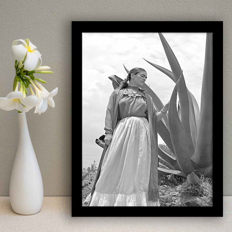 Frida Kahlo Black And White Print, Frida With Agave Plant Art Framed A –  UnixCanvas
