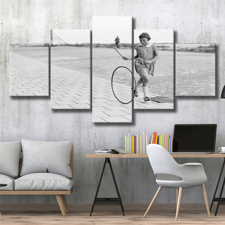 Girl Hoop Rolling Black And White Print, Vintage Games And Playtime 5 Panels, Canvas Prints Wall Art Decor, Large Canvas Art