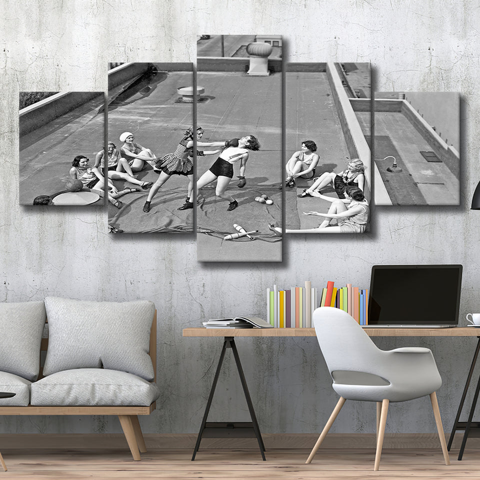 Girls Boxing Black And White Print, Vintage Rooftop Girls Boxing 5 Panels, Canvas Prints Wall Art Decor, Large Canvas Art