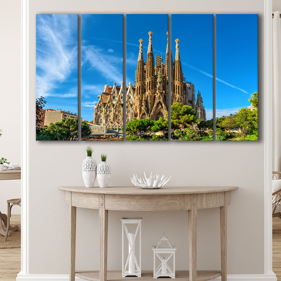 La Sagrada Familia Barcelona Famous Place, 5 Panel B Canvas Prints Wall Art, Extra Large Canvas Decor