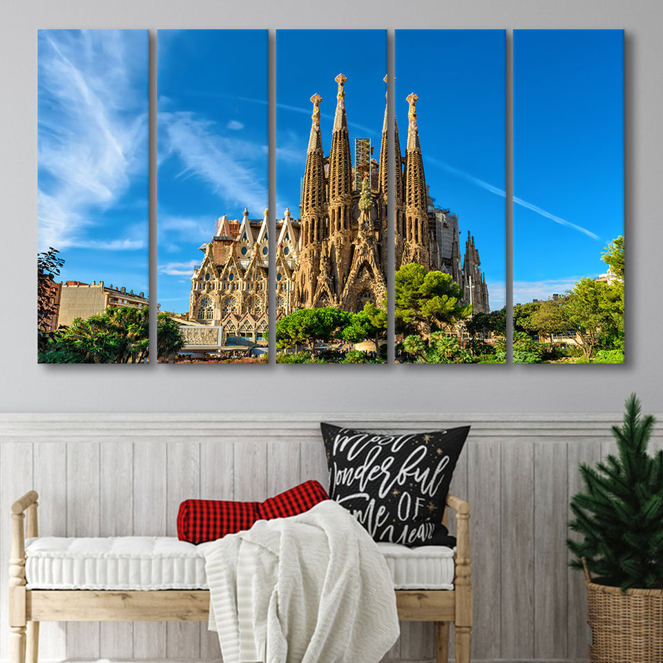 La Sagrada Familia Barcelona Famous Place, 5 Panel B Canvas Prints Wall Art, Extra Large Canvas Decor