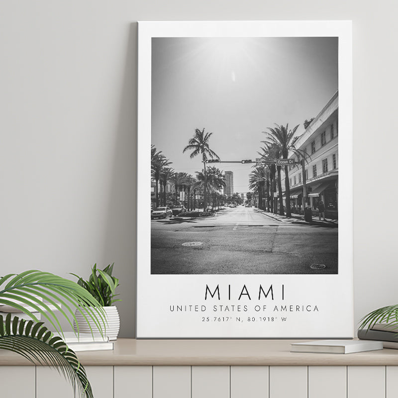 Miami Usa 1 Black And White Art Canvas Prints Wall Art Home Decor