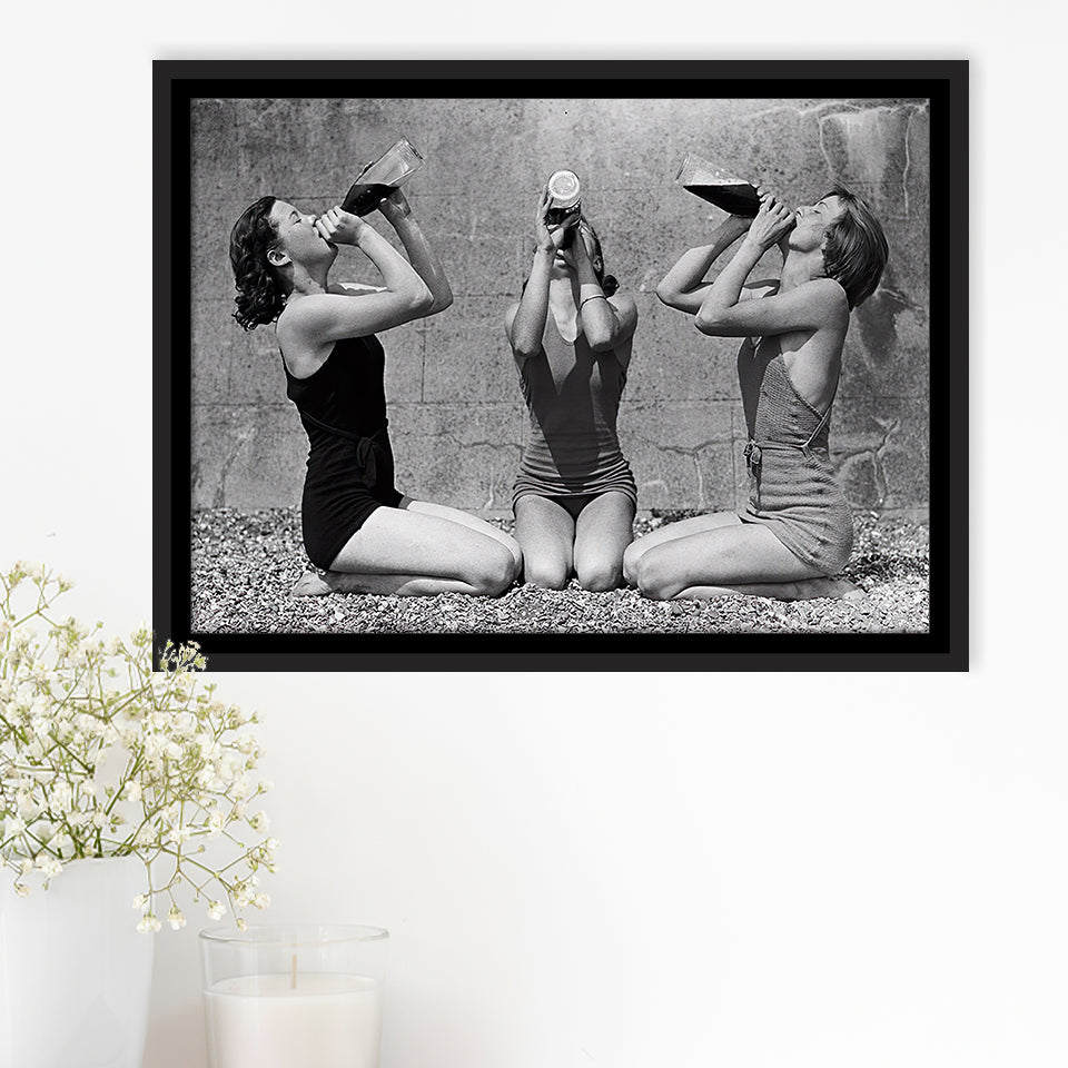 Vintage Girls Drinking Wine At The Beach Black And White Print, Framed Canvas Prints Wall Art Home Decor,Floating Frame